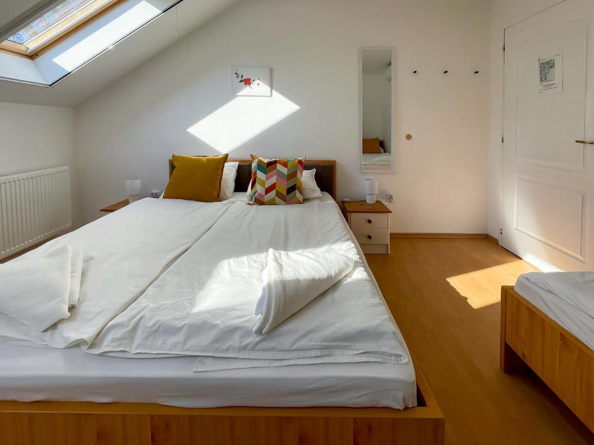 Tanyacsarda Panzio Bed & Breakfast บายา ภายนอก รูปภาพ