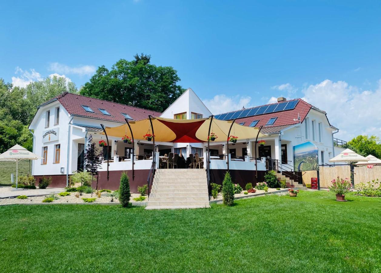 Tanyacsarda Panzio Bed & Breakfast บายา ภายนอก รูปภาพ